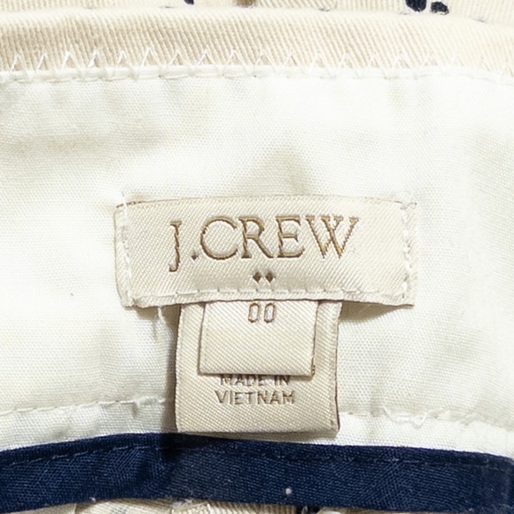 J. Crew 5" Shorts Women 00 Ecru Navy Blue Polka Dot 100% Cotton Flat Front Chino - Picture 8 of 9